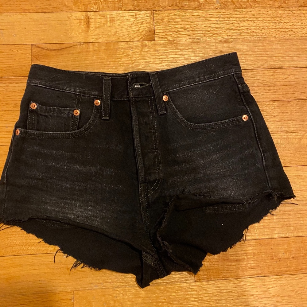 Urban Outfitters Levis 501 black shorts